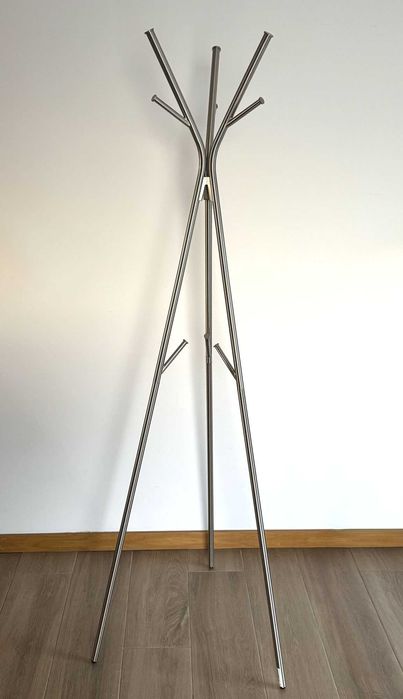 Bengaleiro Ikea EKRAR prateado – robusto e elegante
