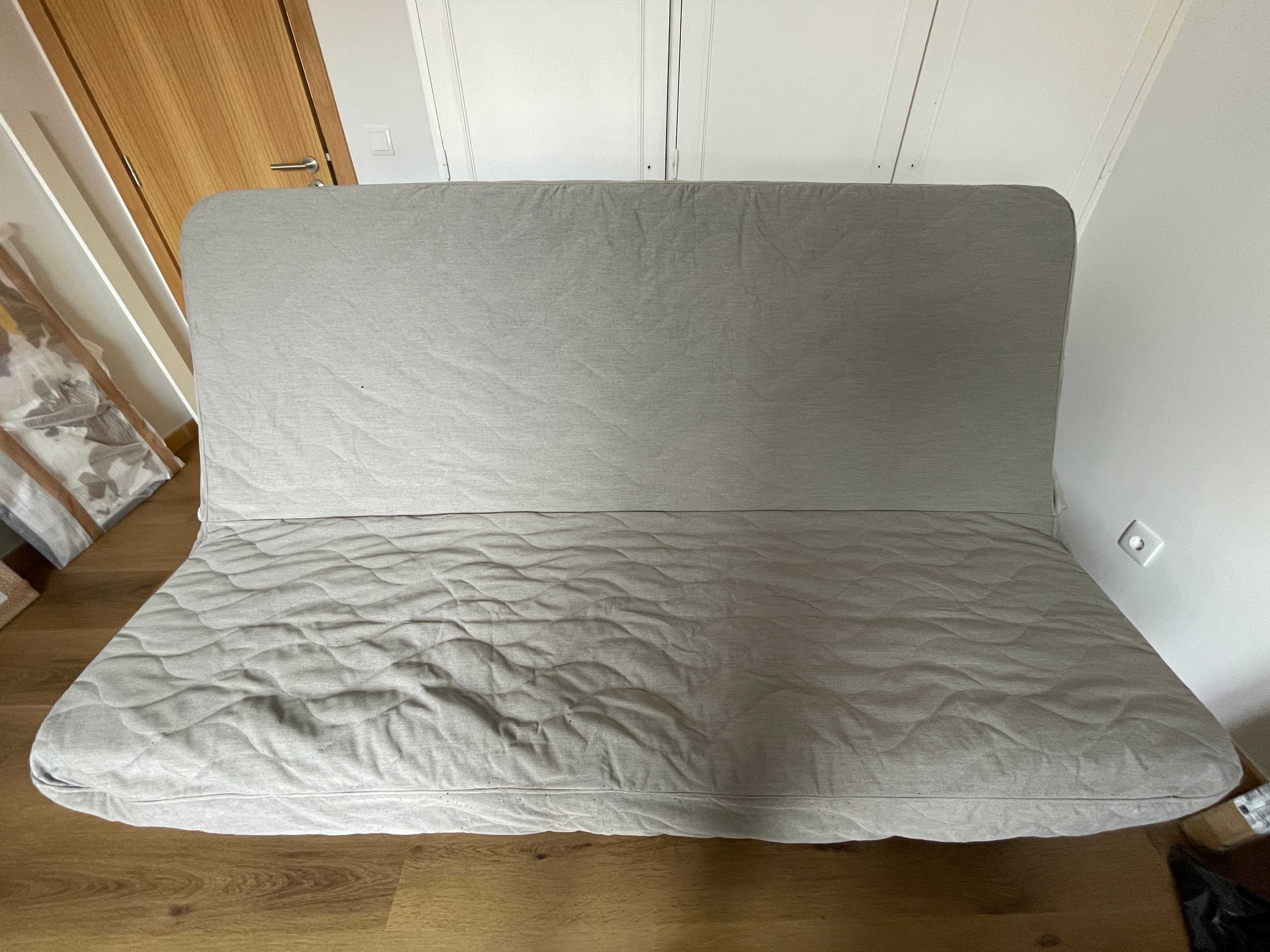 Sofá-cama IKEA NYHAMN em bom estado