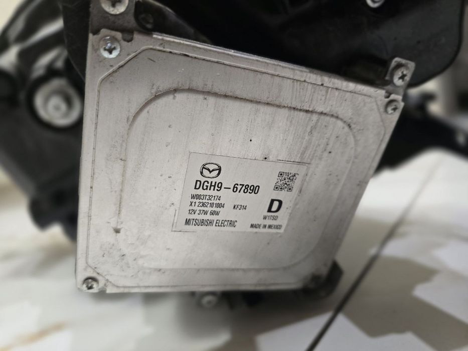 Права фара Mazda cx30 2019-2024