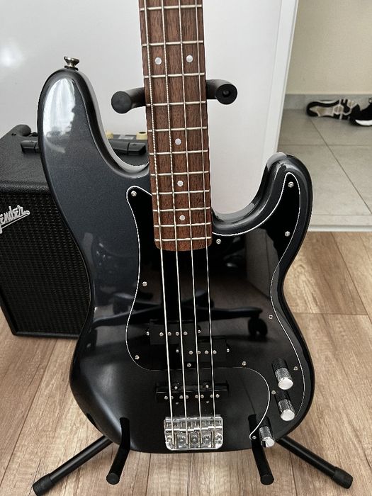 Squier Affinity Series Precision Bass