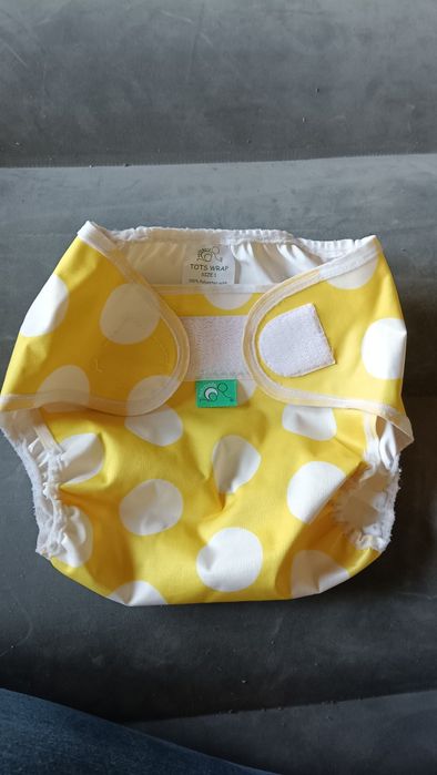 Fraldas reutilizáveis ajustadas e capa