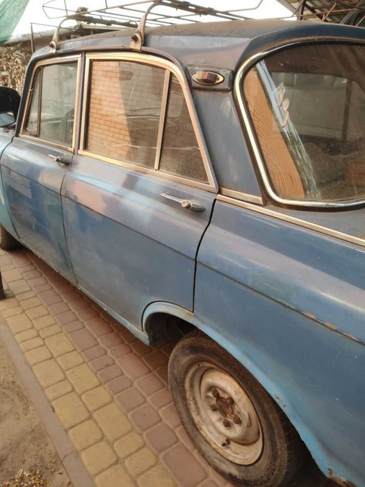 авто москвич 408 .