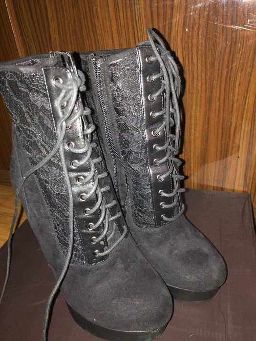 Botki na platformie-koronka i zamsz, wysoki obcas-szpilka