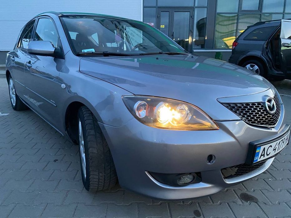 Мазда 3 . Хатчбек . 2005 рік 1.6 безин