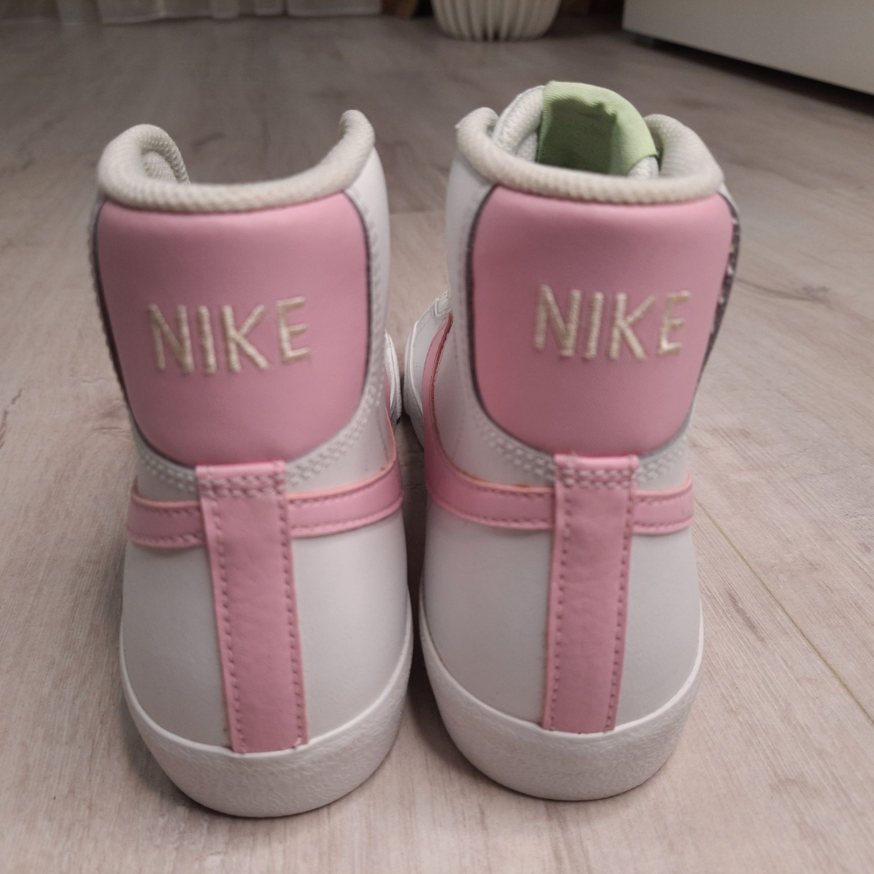 Оригінальні кеди Nike Blazer Mid 77 (Gs) DA4086-106