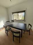 Conjunto mesa de jantar extensível IKEA modelo BJURSTA + 4 cadeiras