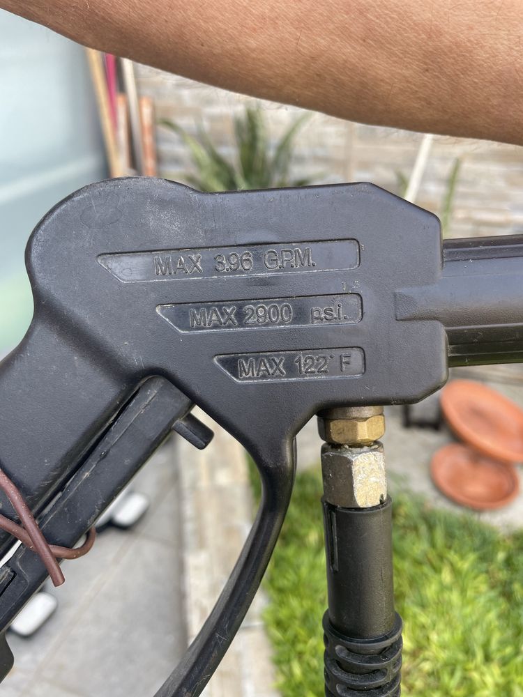 Maquina lavar á pressão