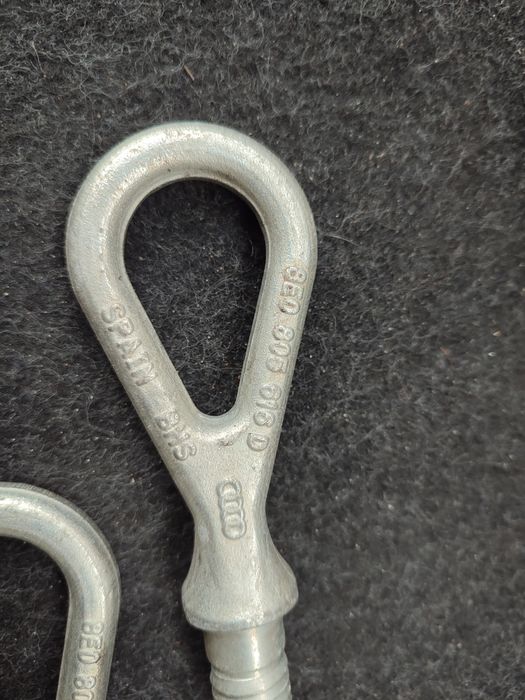 Крюк буксирування Ауді А4 В7 А6 С6 гак буксировочний Audi A4 B7 A6 C6