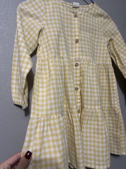 Дуже мила сукня для дівчинки, фірми H&M, розмір 104