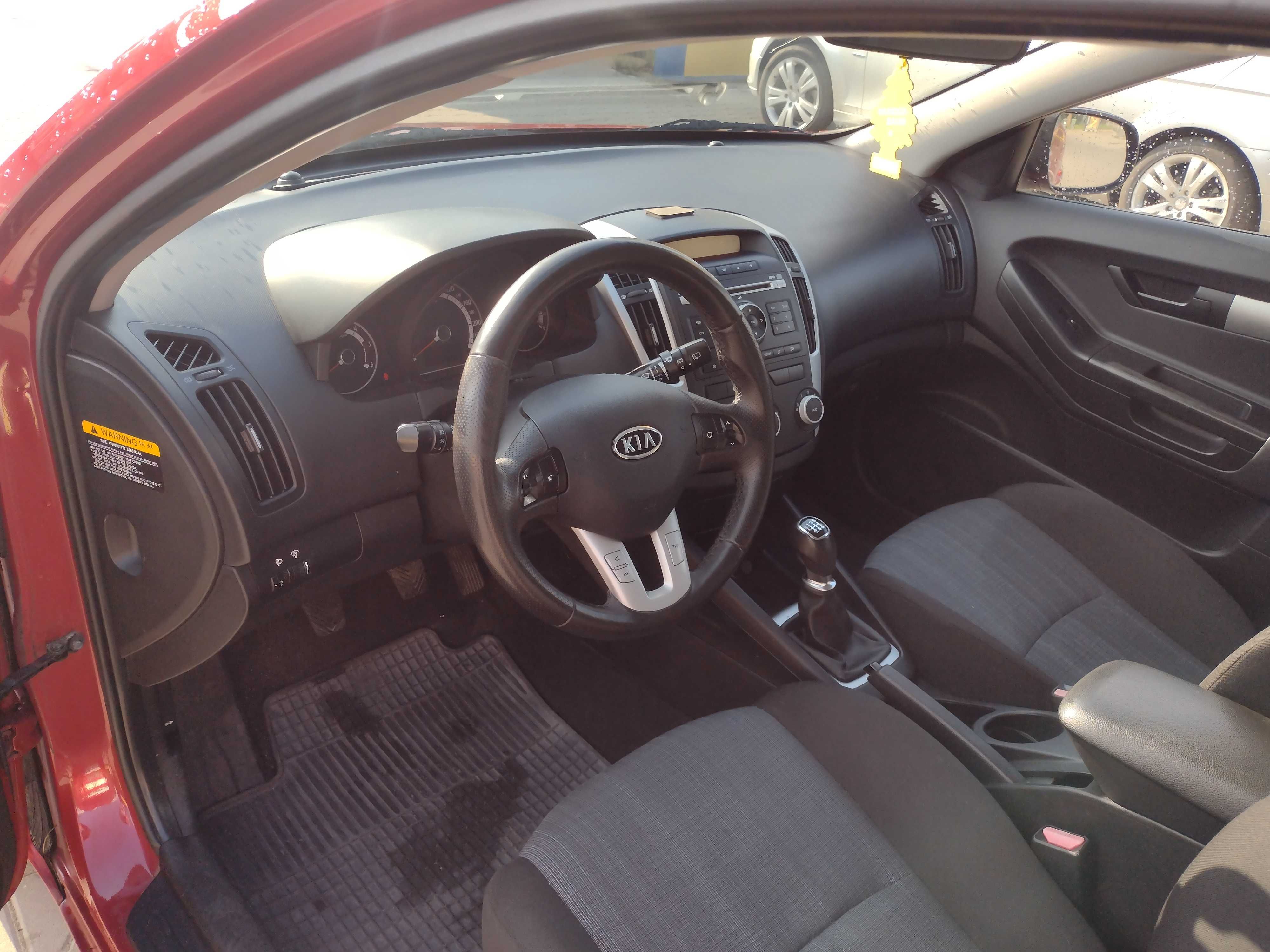 Kia Pro_cee'd 1.6 Diesel 2011 Rok