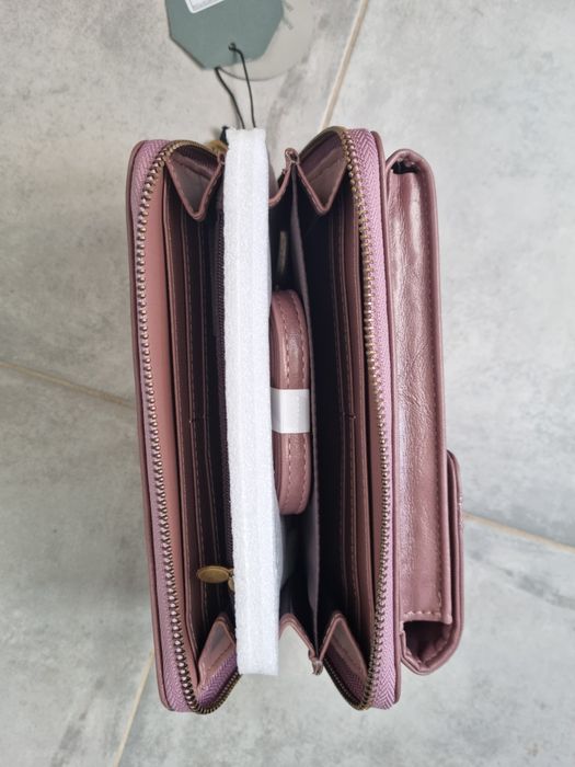 Carteira com porta-telemóvel