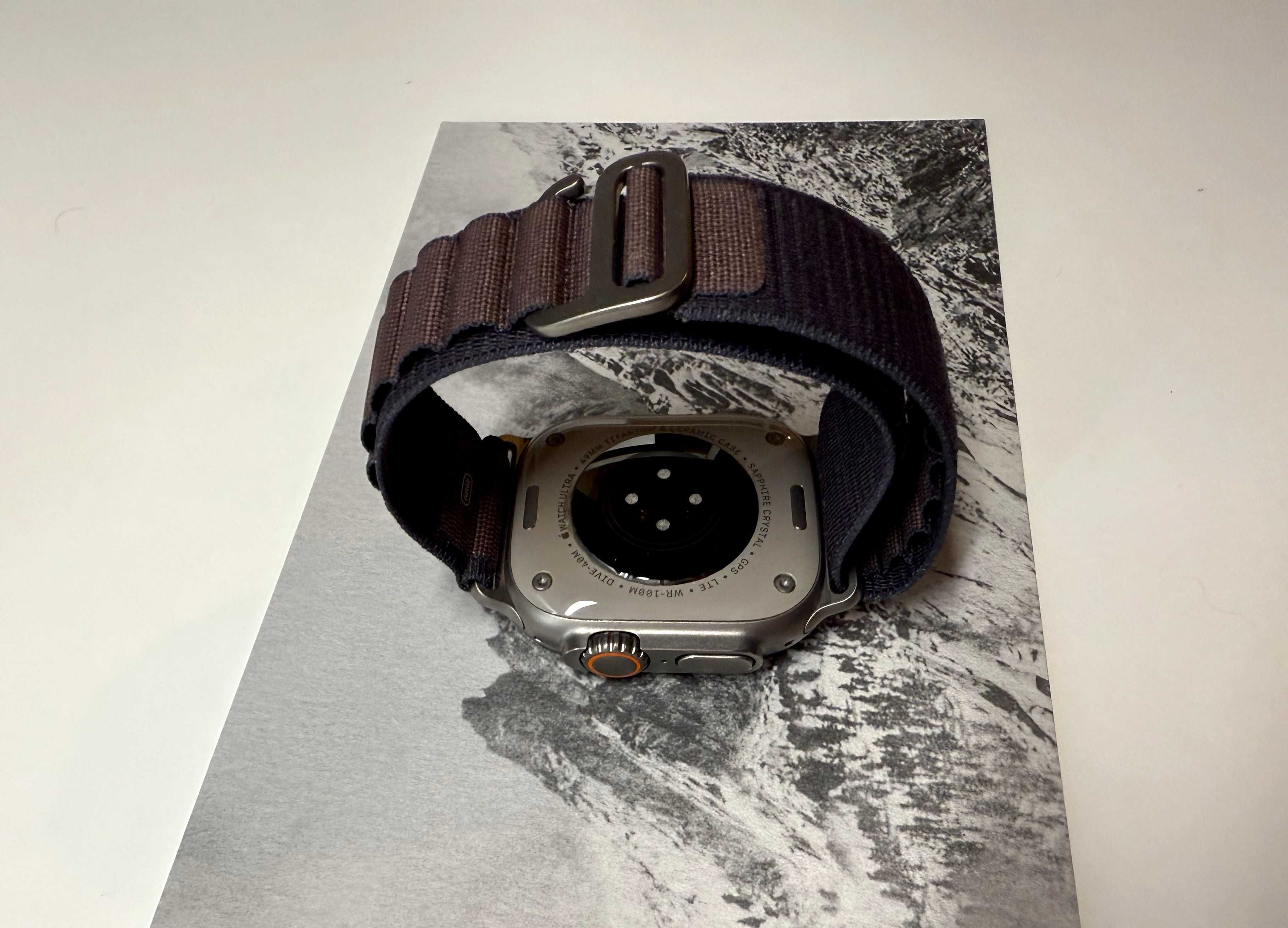 Apple Watch Ultra 2 Silver + UNIQ Strova - Bateria 99% - Stan Super!