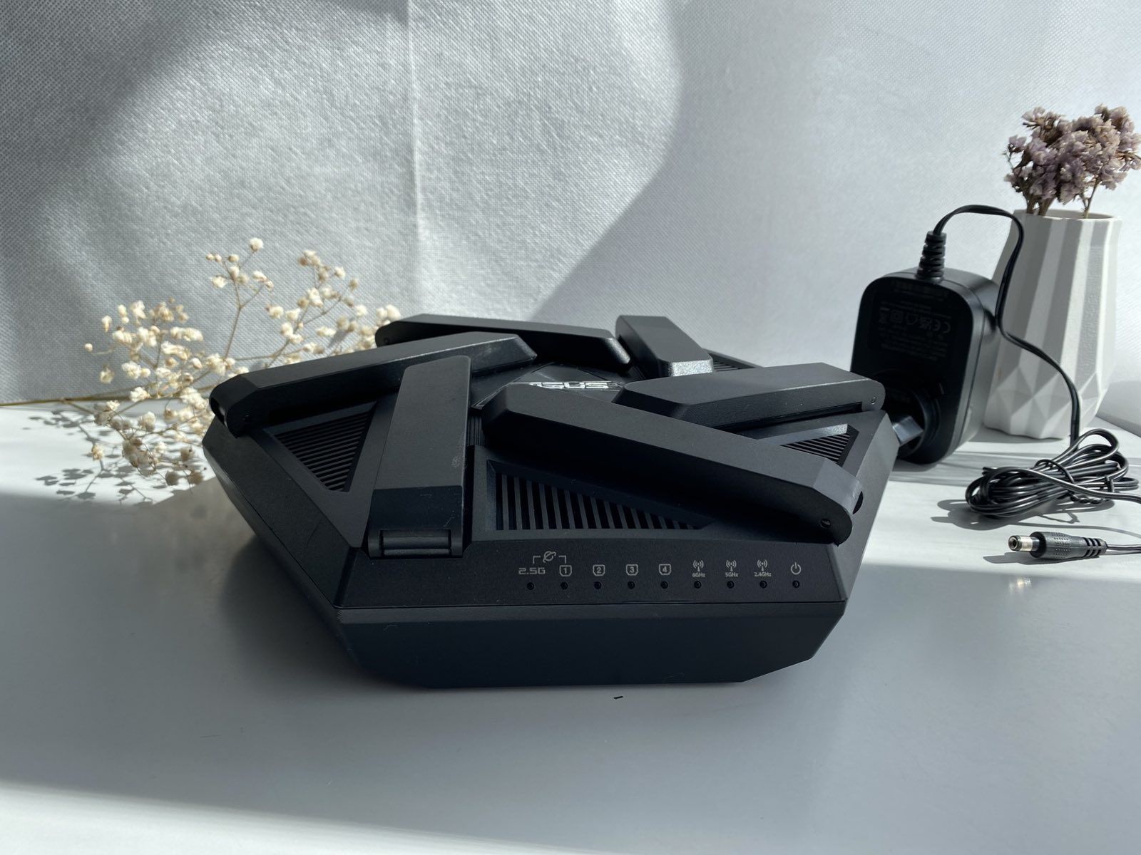 Маршрутизатор Asus RT-AXE7800 WiFi 6E  AX7800  2.5G Ethernet  WAN/LAN