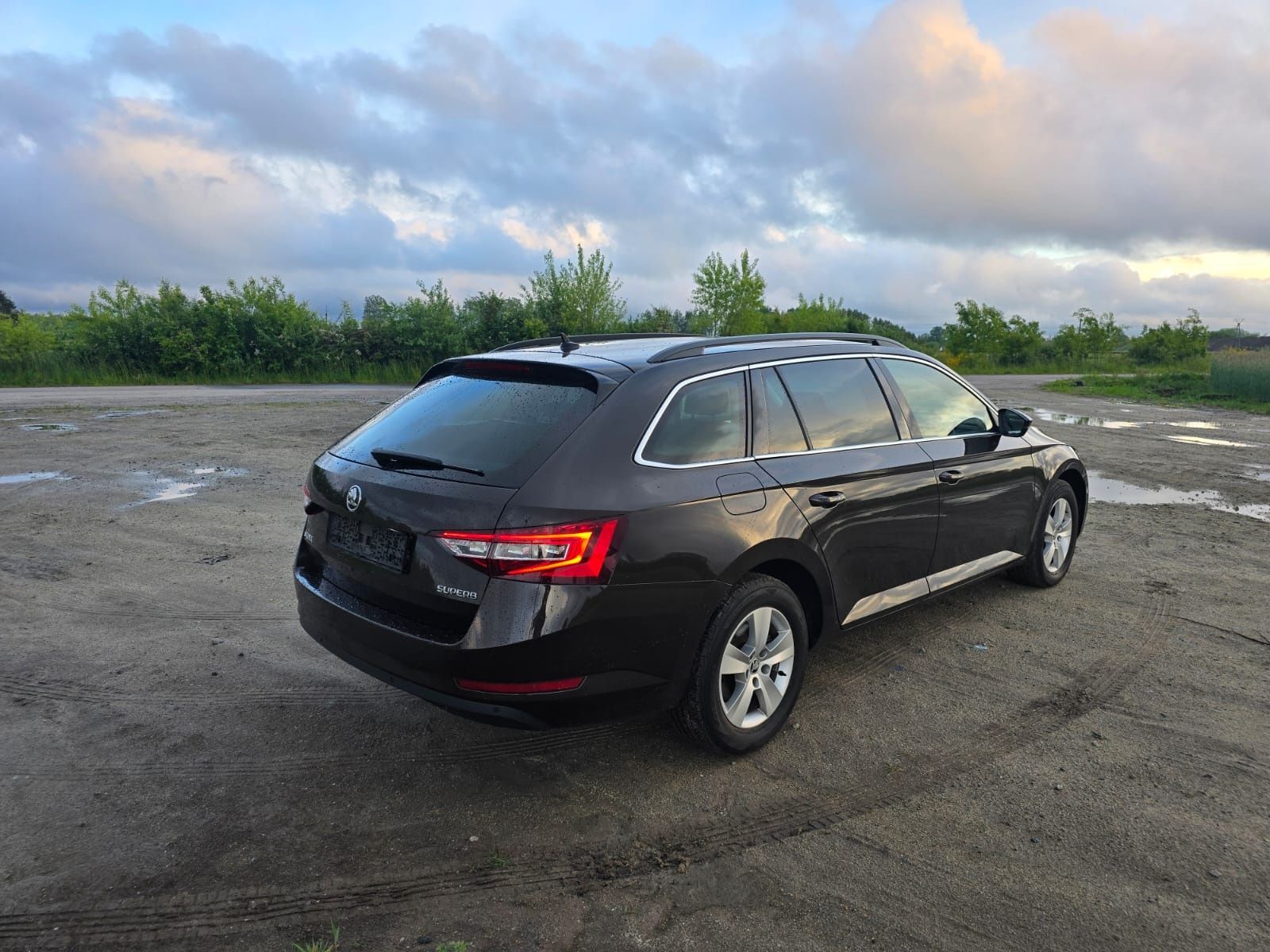 Skoda Superb 2,0TDI DSG Łopatki, Radar, Biksenon, el bagażnik, Navi