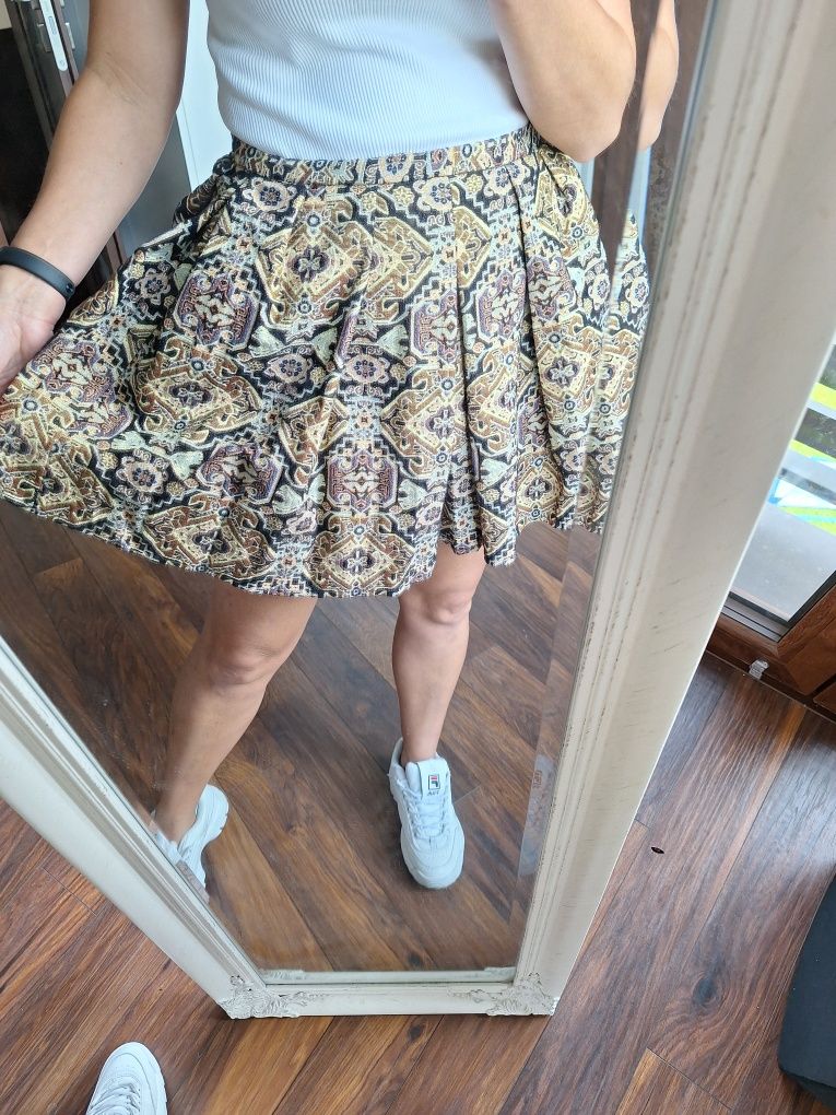 Spódniczka spódnica zdobiona zlota elegancja rozkloszowana świąteczna