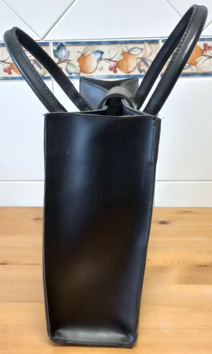 Mala senhora em pele