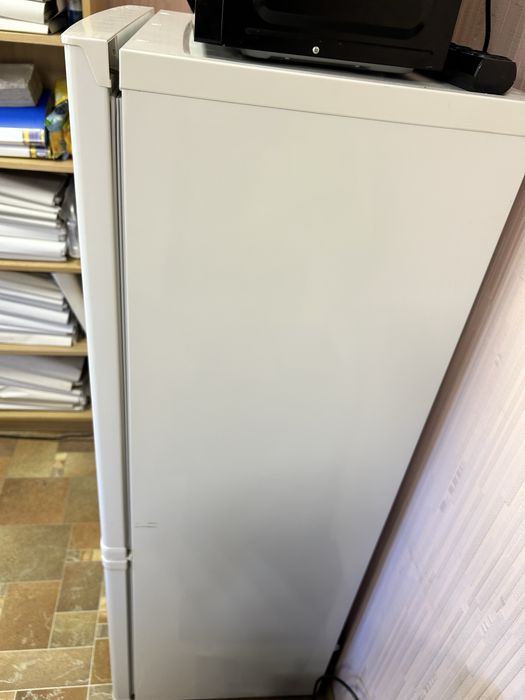 Холодильник Elenberg 4000 грн без торгу