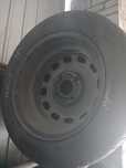 Sprzedam opony zimowe z felgami 14 cal do forda fiesty