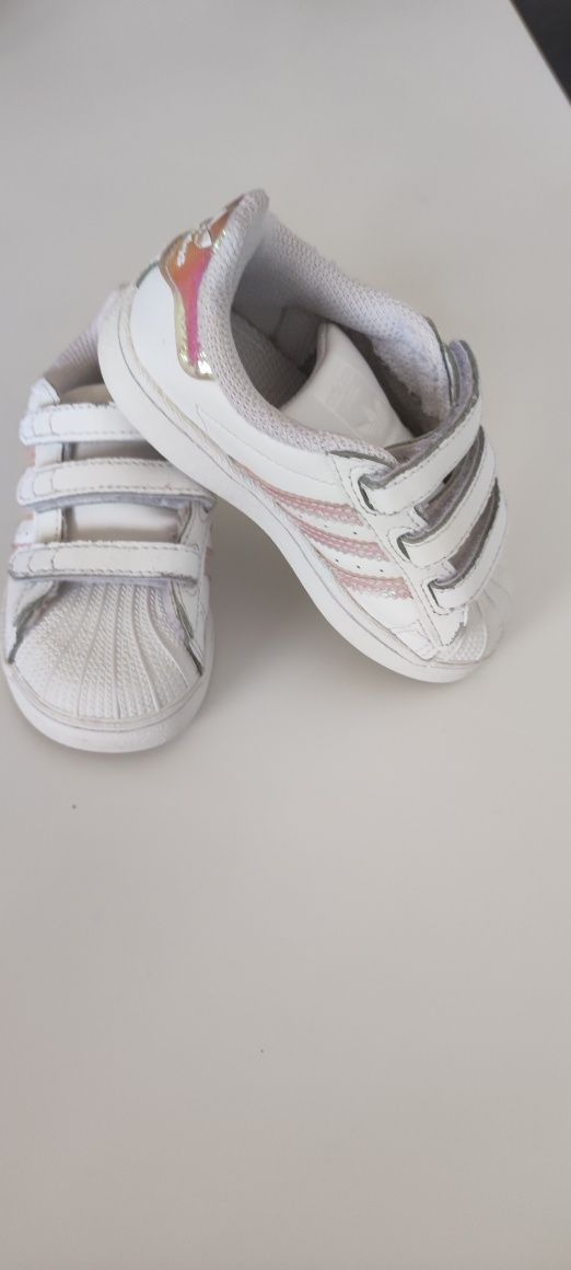 Tênis menina adidas tam 22