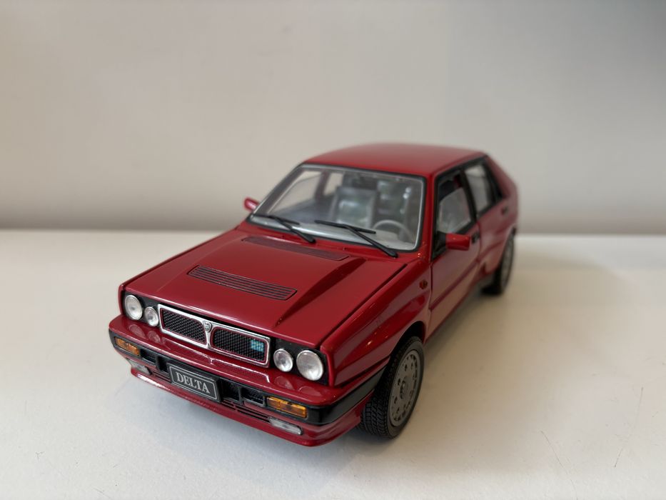 Model Lancia Delta HF Integrale 1:18 SunStar (norev kyosho autoart)