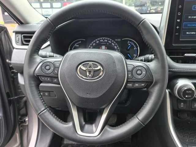 Toyota RAV4 2020 року