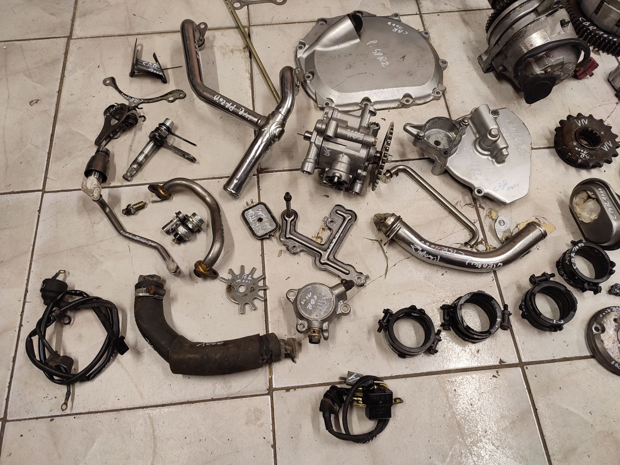 Honda CBR 1000 F SC21 sc24 sc09 silnik części cylinder głowica kapa
