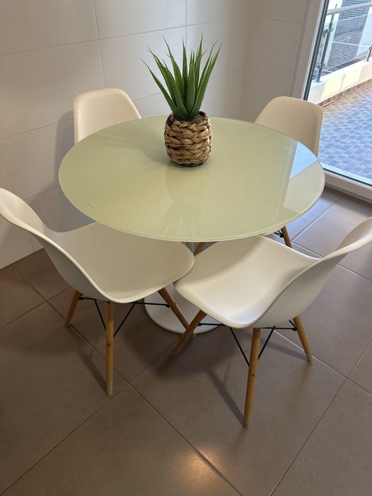 Mesa de. Cozinha com 4 cadeiras