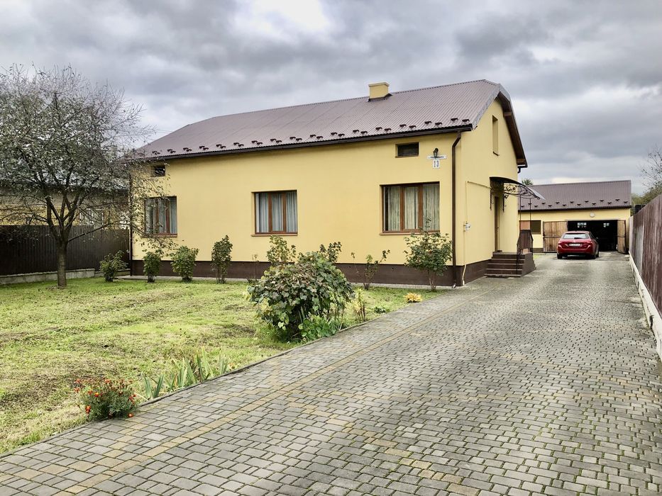 Продається добротний цегляний будинок