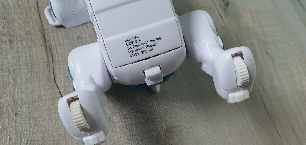 Cobi Robopies teksta pies robót, piesek. 360 stopni.