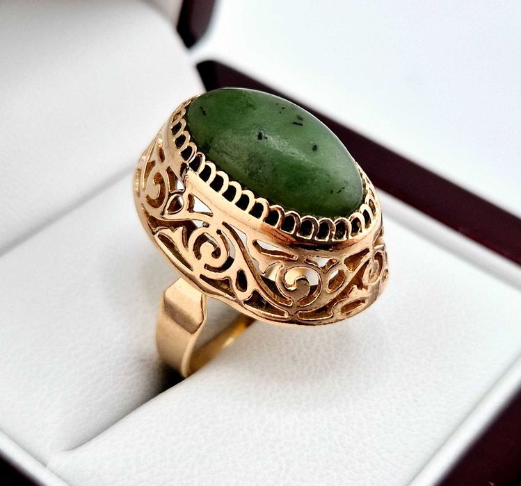 Złoty pierścionek z zielonym kamieniem 7,38g PR.585 14K R. 15