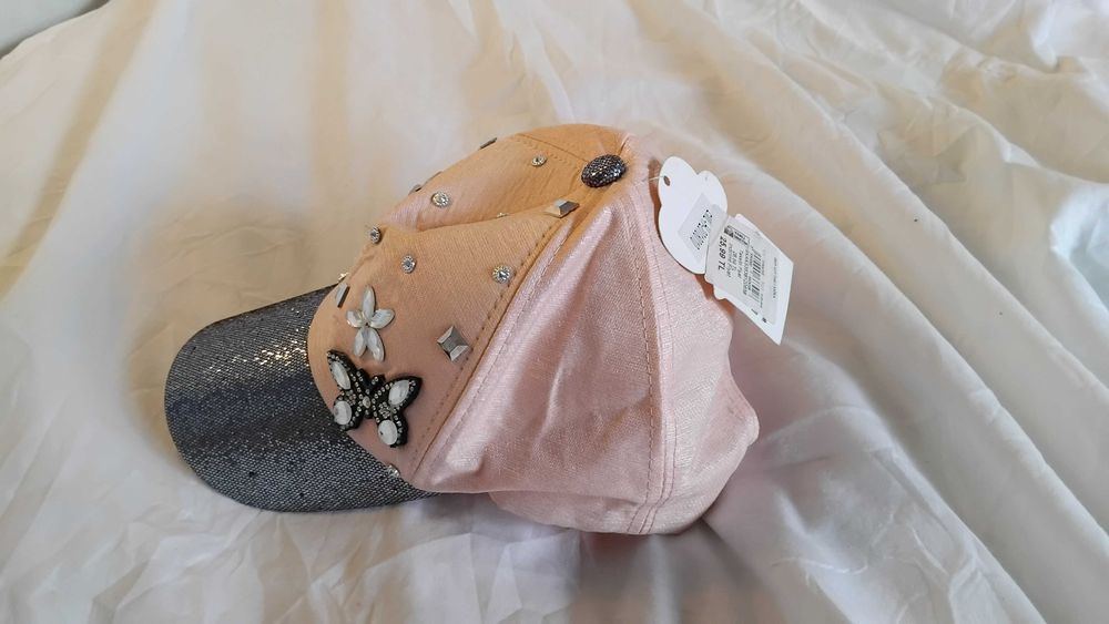 Czapka z daszkiem z cekinami, błyszcząca., dla dziewcząt.