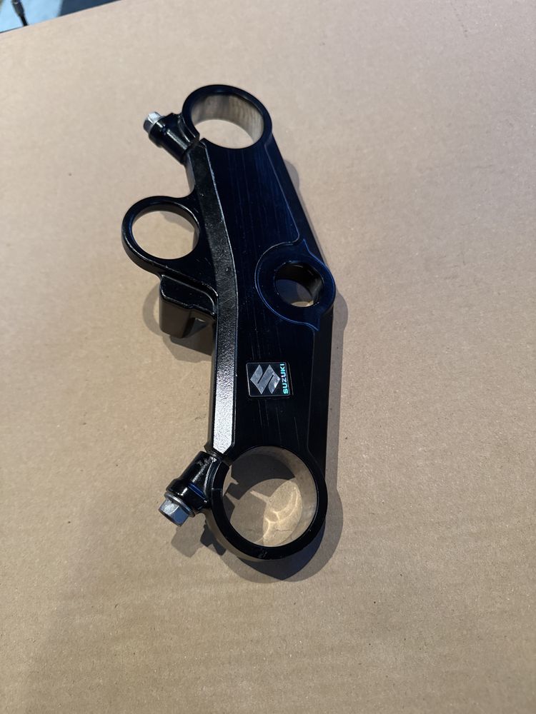 Półka zawieszenie górna przód SUZUKI SV 650 (03-14) x204