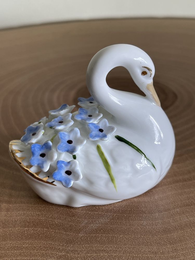 Figura Porcelana Coimbra S P Ave Cisne em Biscuit