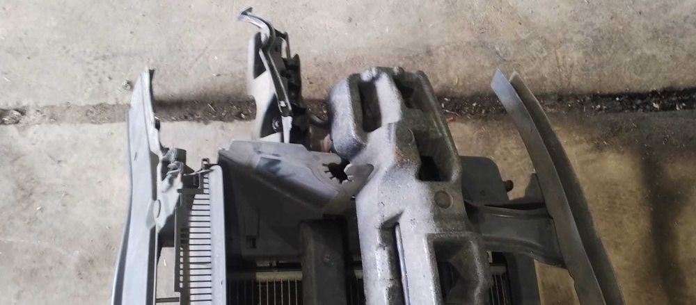 Kompletny Pas przedni VW Passat B6 2.0