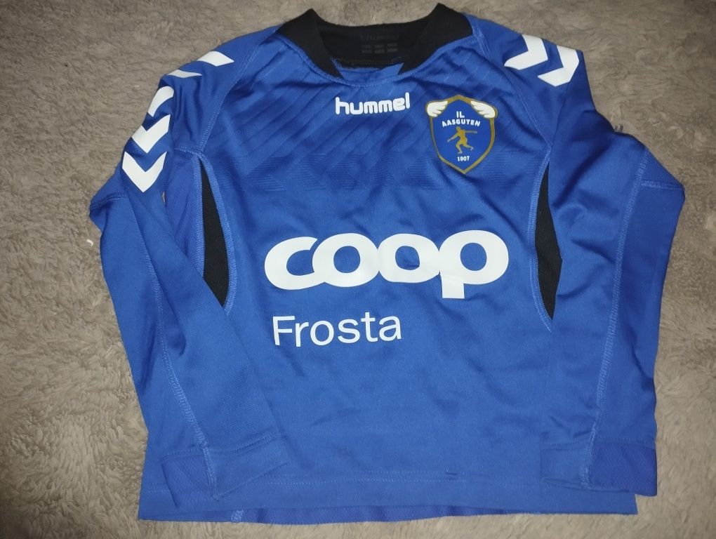 Stroje sportowe roz 116