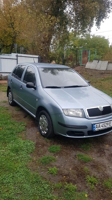 Авто Шкода фабія