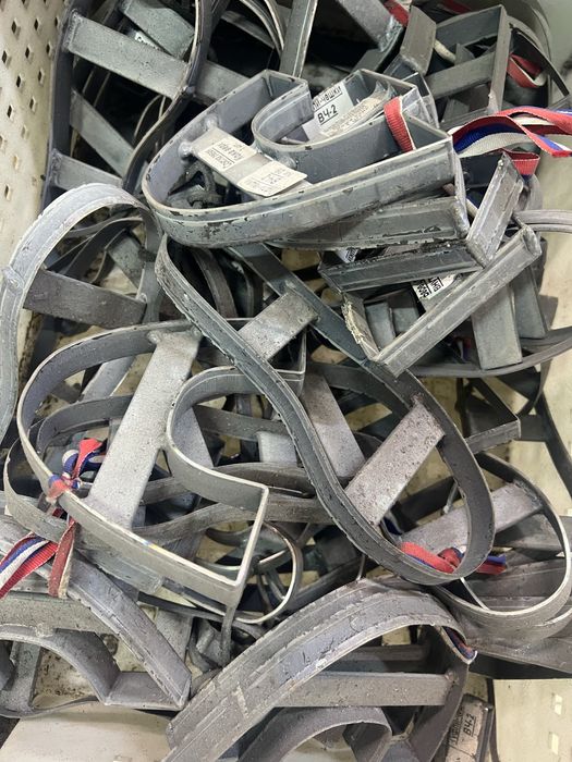 Розкрій, вирубка, висічка, матеріалів на гідравлічному пресі