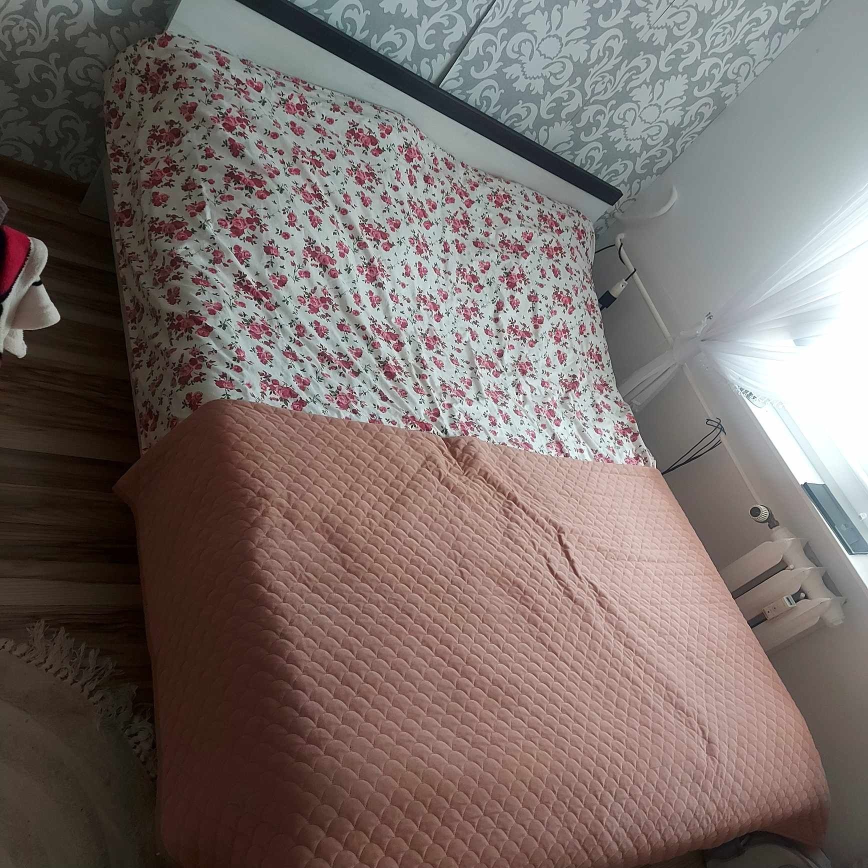 Łóżko 160x200 z materacem