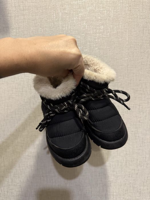 Зимові черевики Zara