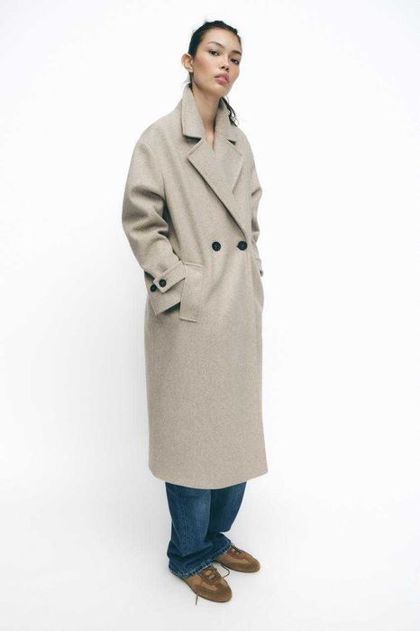 Пальто від бренду zara