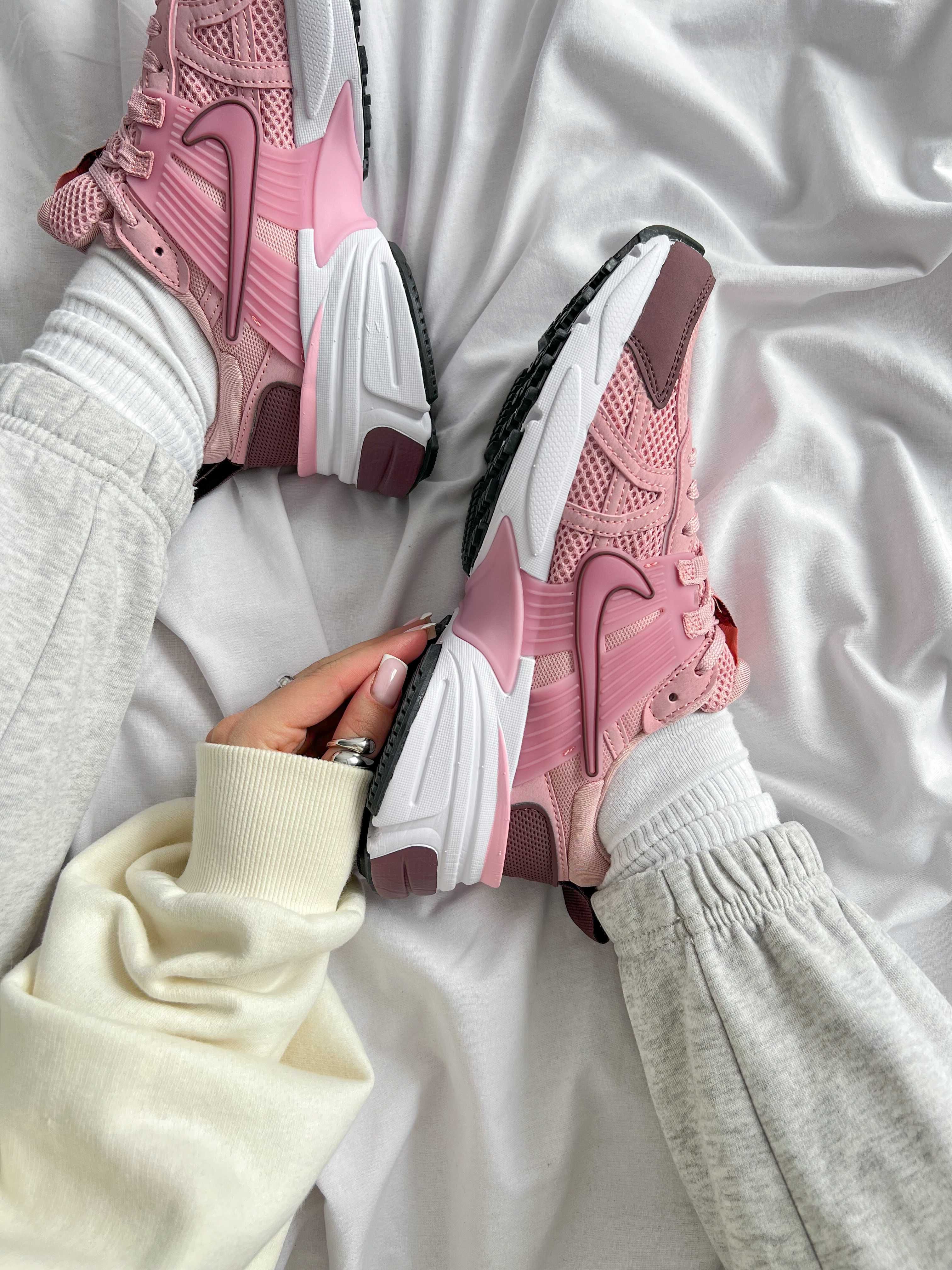 кросівки жіночі Nike V2K  pink