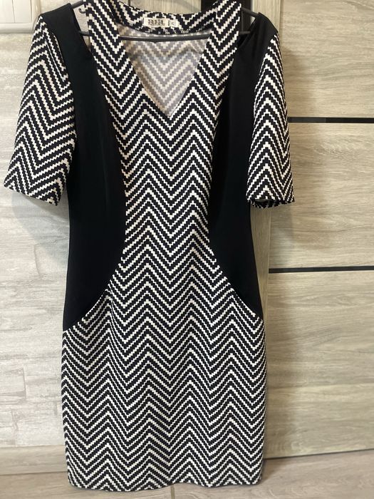 Сукня з коротким рукавом