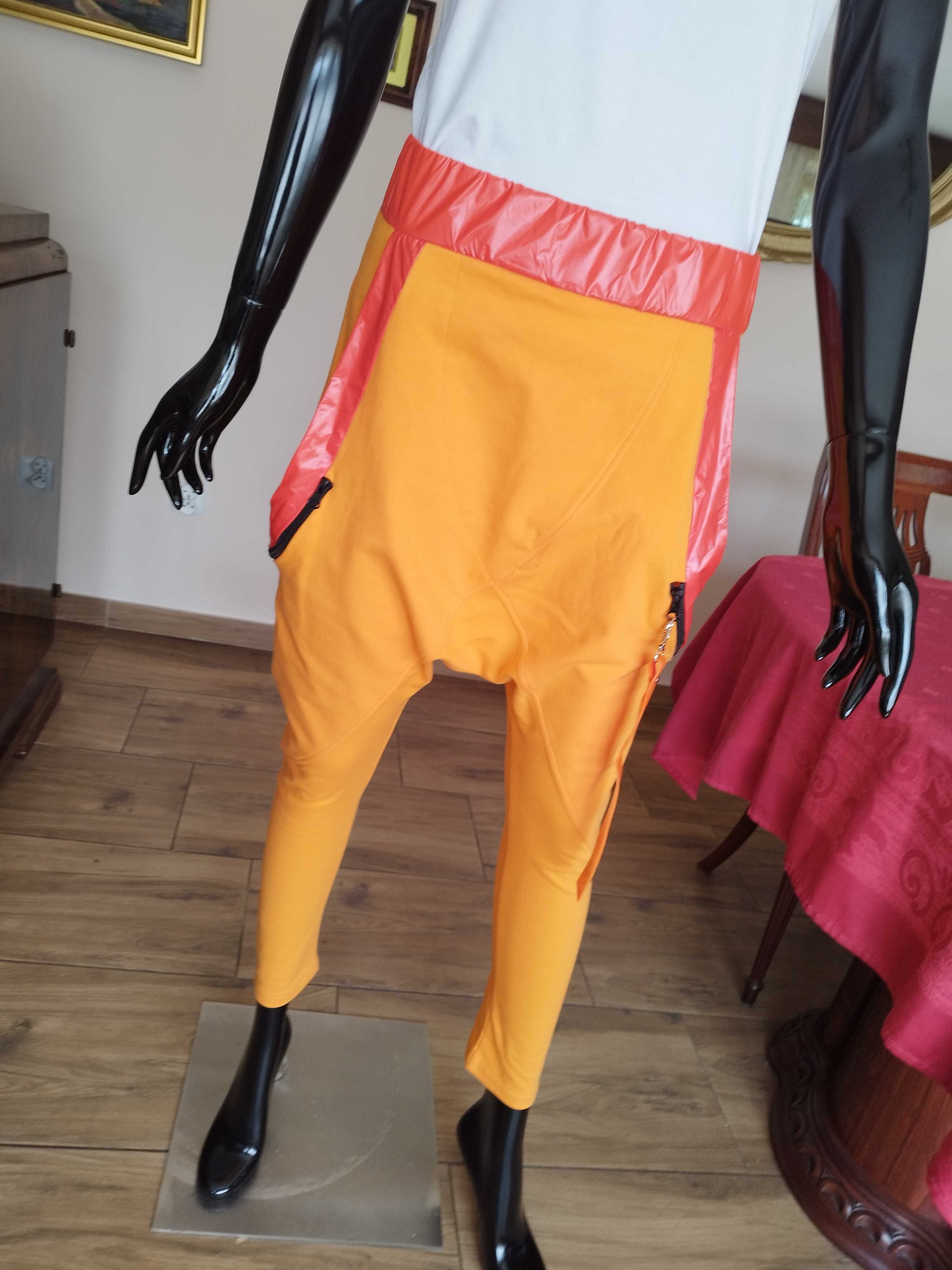%_MISS CITY_spodnie sportowe/dresowe_baggy_pomarańczowe_S/M