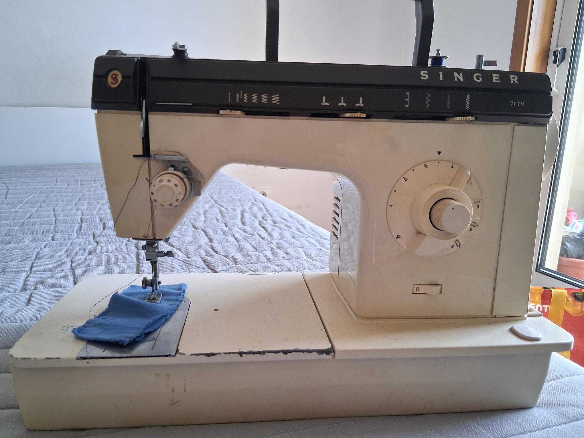 Máquina costura SINGER 7174