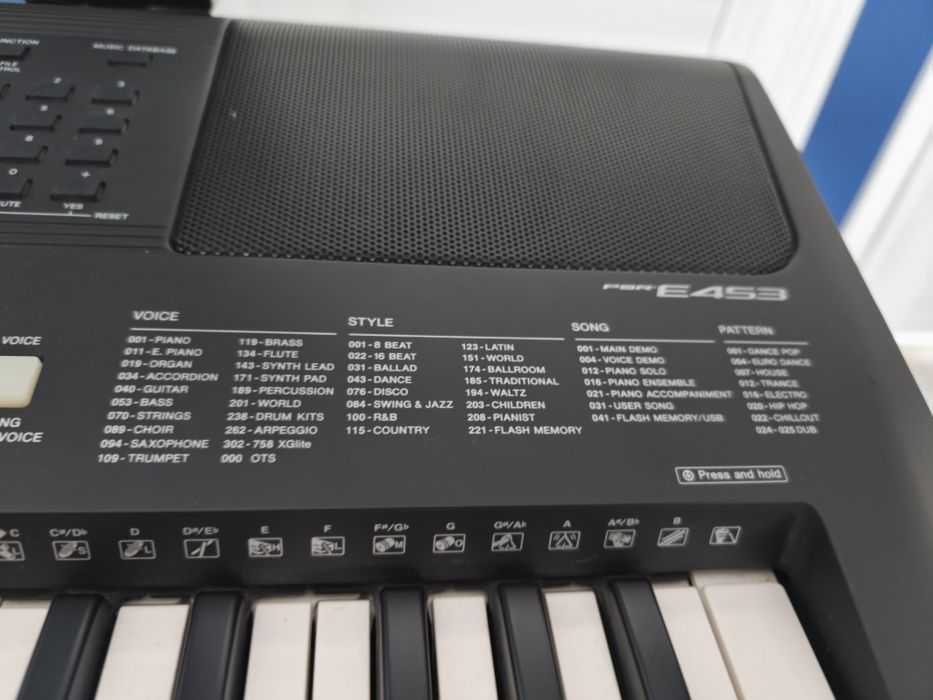 Yamaha E453 Stan bardzo dobry, polecam !