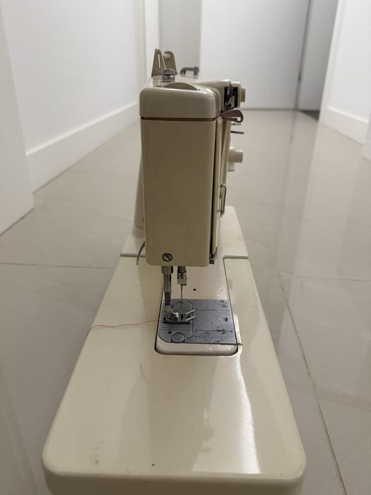 Maszyna do szycia Łucznik 877 – sprawna, kompletna