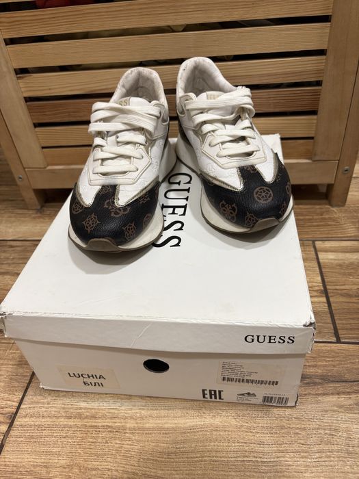 Кросівки Guess 36р. 23,5 смустілка