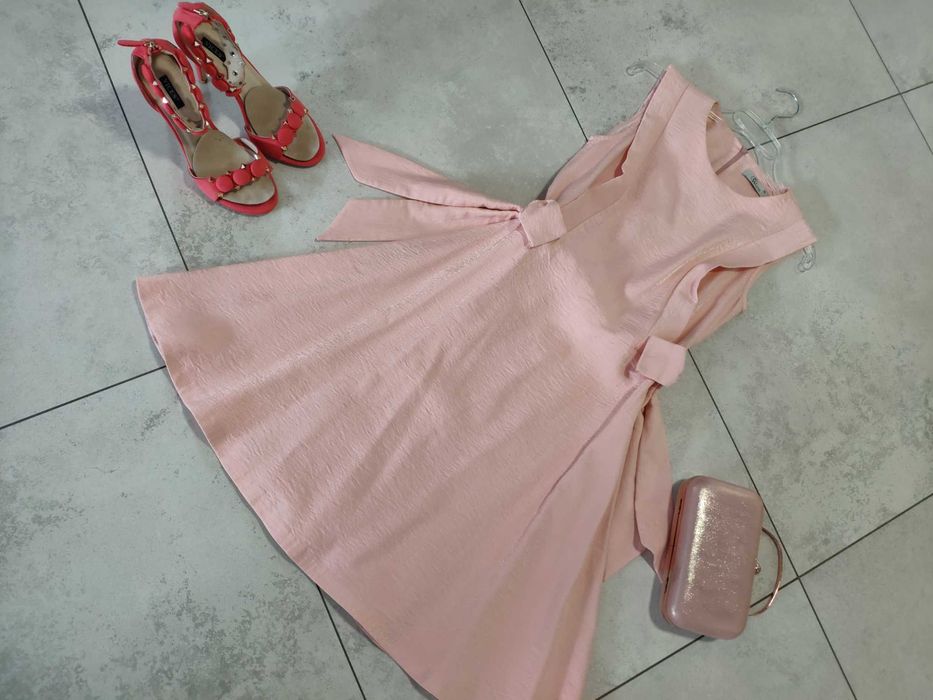 Przepiękna wygodna sukienka S