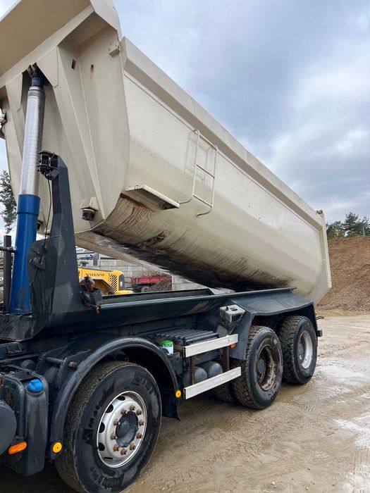 Samochód ciężarowy RENAULT WYWROTKA  2008 r.  8x4