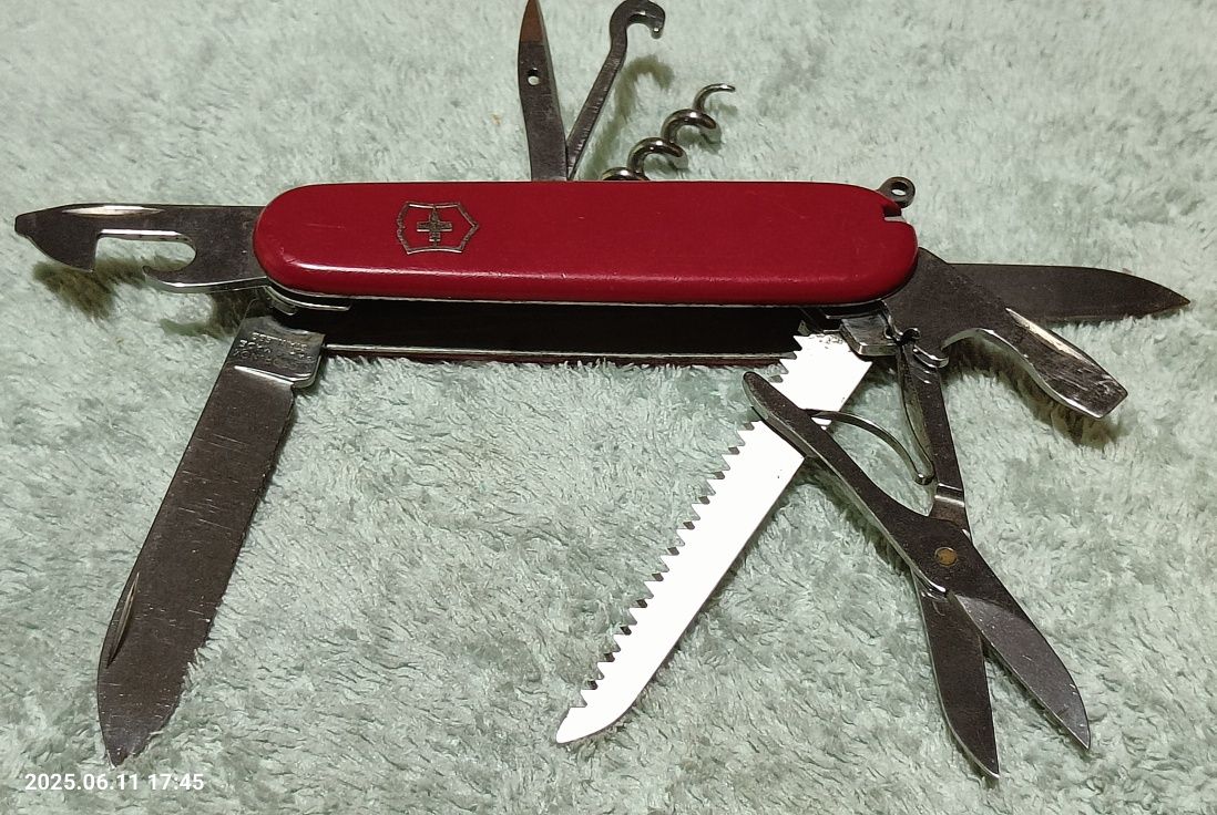Victorinox Huntsman / Мультітул / Swiss Made